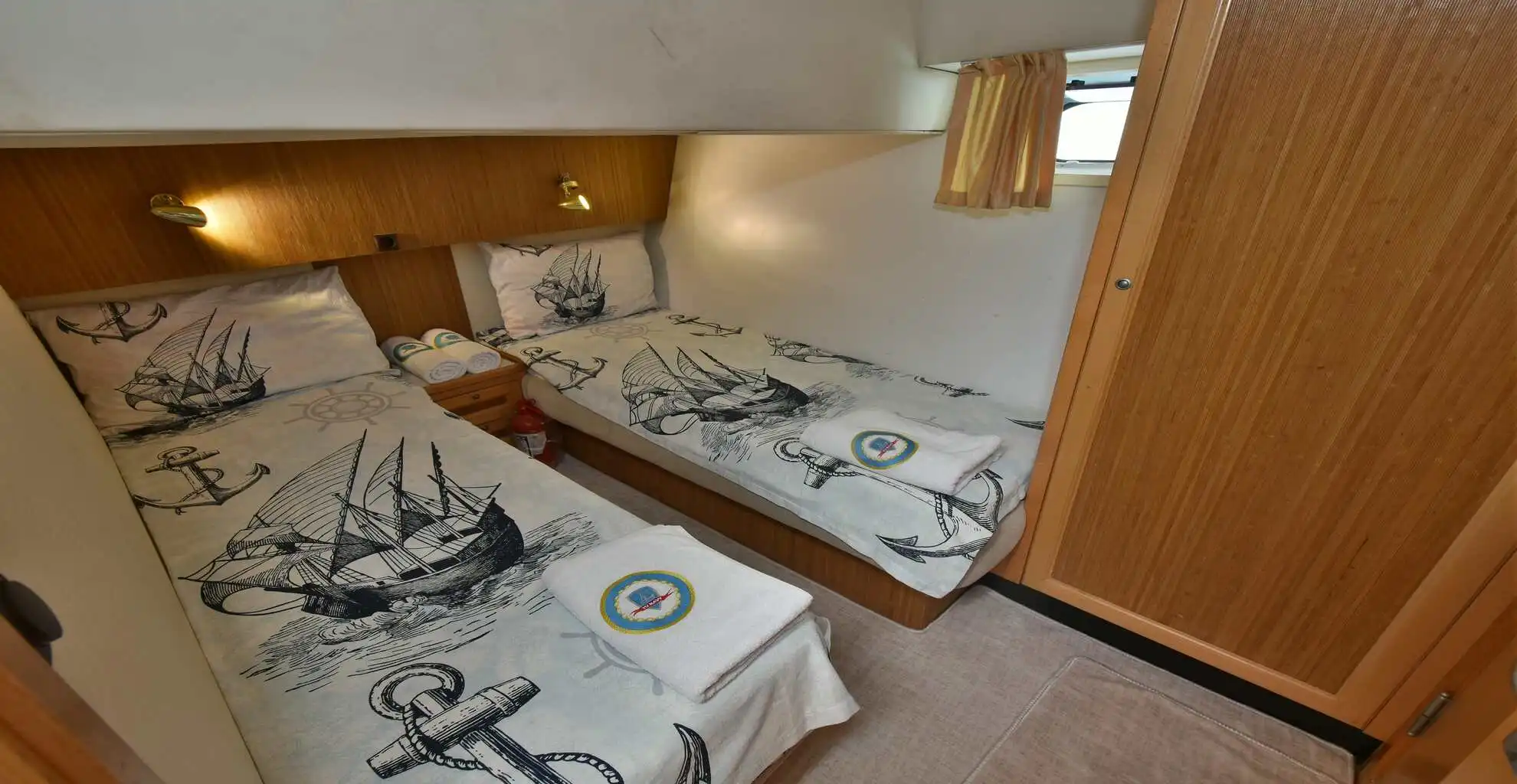 TU NAVY 2 YACHT
